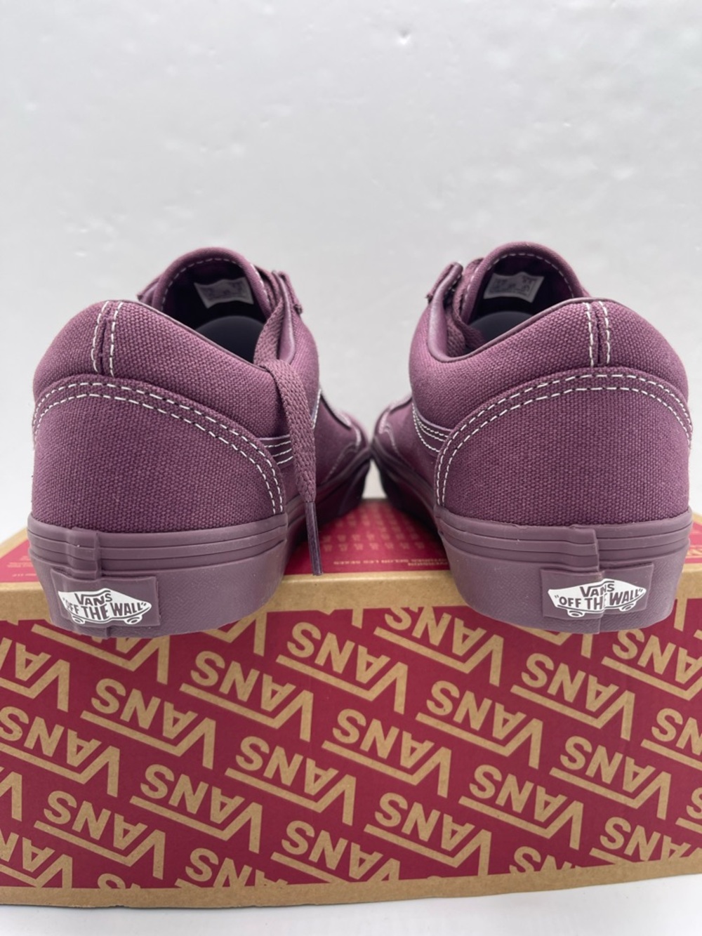 Vans WMNS Old Skool
Pastel Mono Plum Wine
VN000CT8CHI Sneakers - Picture 13 of 16